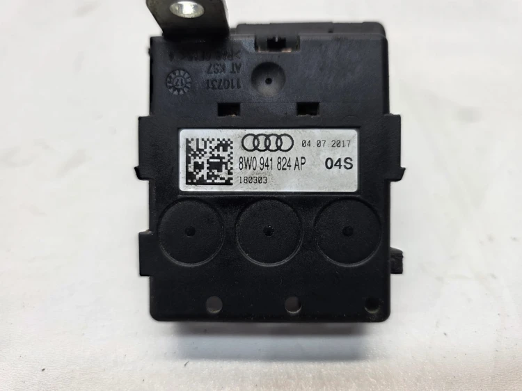 ROZDZIELACZ PRĄDU AUDI A4 B9 A5 8W 8W0941824AP