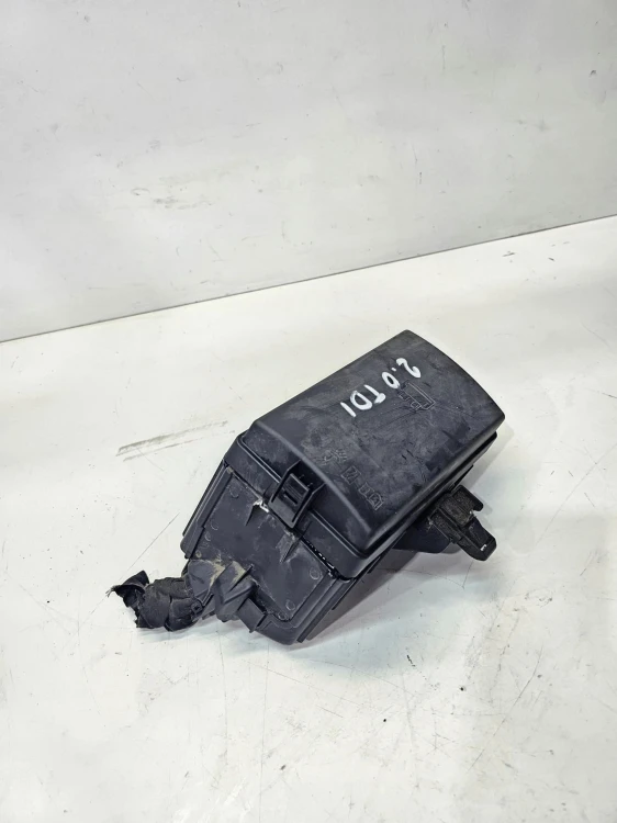SKRZYNKA OBUDOWA BEZPIECZNIKÓW AUDI Q3 8U VW 5Q0907361A