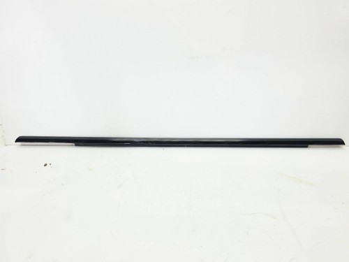 LISTWA DRZWI CZARNY POŁYSK PRAWY TYŁ AUDI A6 C8 4K0839476A T94