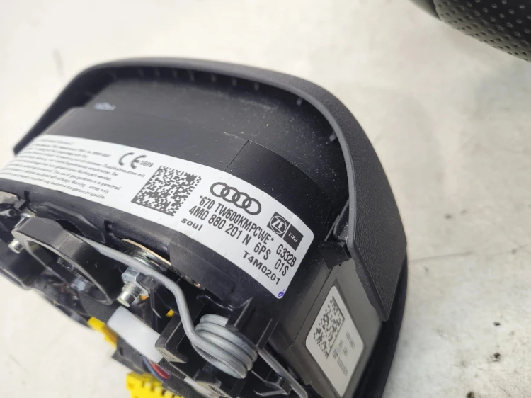 KIEROWNICA S-LINE SKÓRA ŁOPATKI AUDI Q7 4M 4M0419091T 4M0880201N