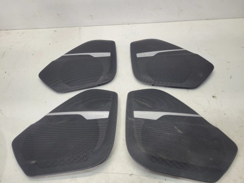 MASKOWNICE BOSE KOMPLET AUDI Q7 4M 4M0868452A -451A-151A-152A PODŚWIETLANE