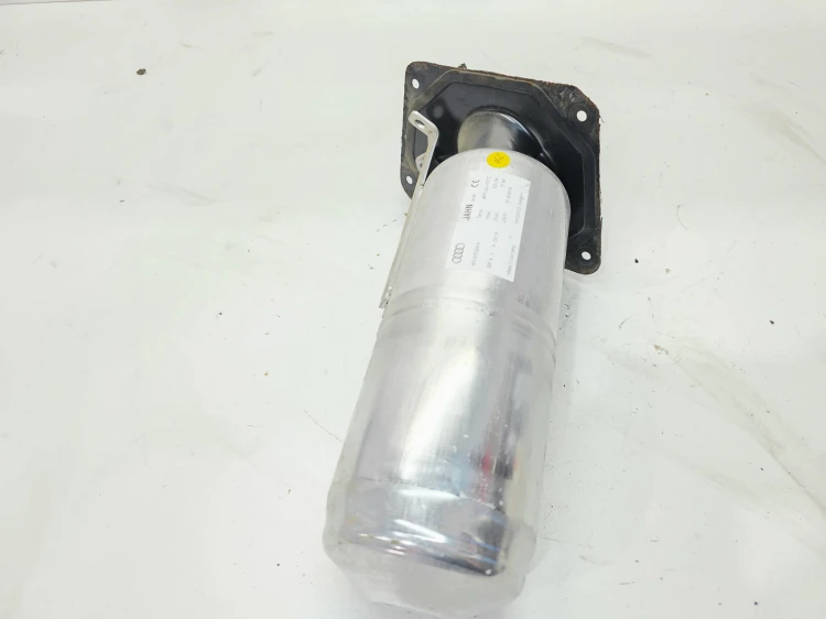 ZBIORNIK POWIETRZA ZAWIESZENIA PNEUMATYCZNEGO PRAWY AUDI A6 C8 4K0616204A