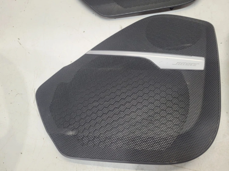 MASKOWNICE BOSE KOMPLET AUDI Q7 4M 4M0868452A -451A-151A-152A PODŚWIETLANE
