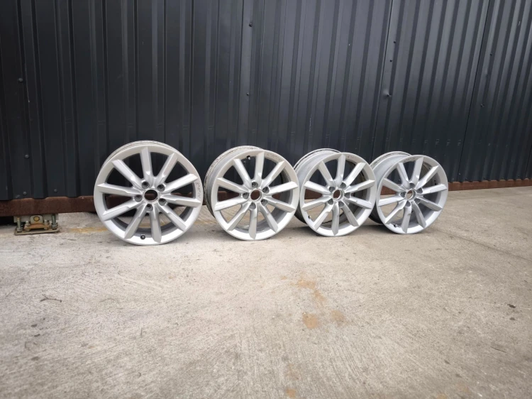FELGA FELGI KOMPLET AUDI Q3 8U VW 7.0J R17 ET43 8U0601025S *R*11*