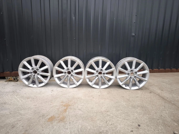 FELGA FELGI KOMPLET AUDI Q3 8U VW 7.0J R17 ET43 8U0601025S *R*11*