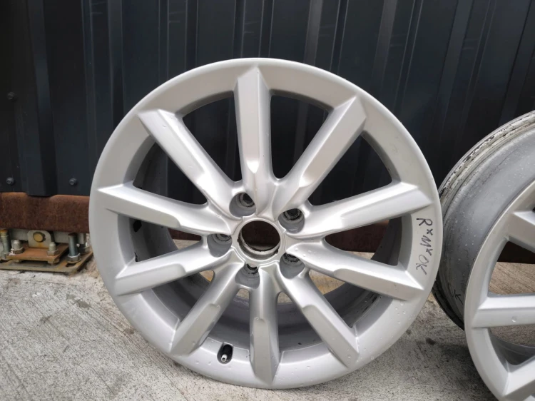 FELGA FELGI KOMPLET AUDI Q3 8U VW 7.0J R17 ET43 8U0601025S *R*11*