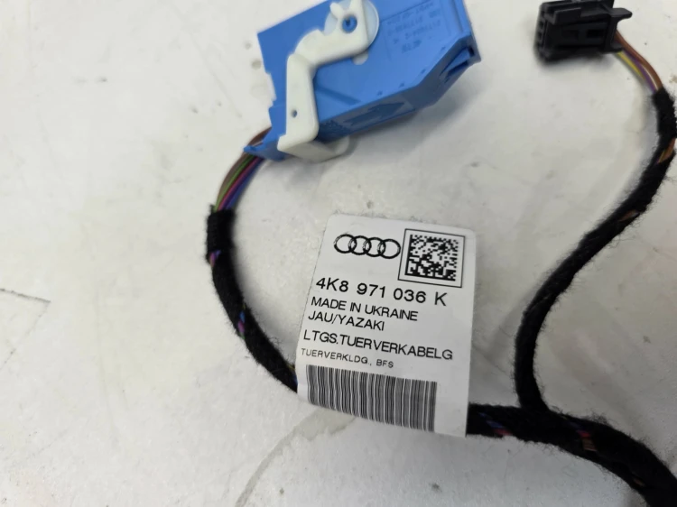 WIĄZKA BOCZKA DRZWI AMBIENTE PRAWY PRZÓD AUDI A6 C8 4K5971036K