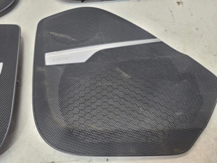 MASKOWNICE BOSE KOMPLET AUDI Q7 4M 4M0868452A -451A-151A-152A PODŚWIETLANE