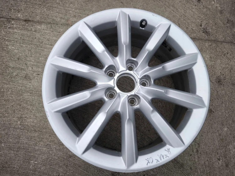 FELGA FELGI KOMPLET AUDI Q3 8U VW 7.0J R17 ET43 8U0601025S *R*11*