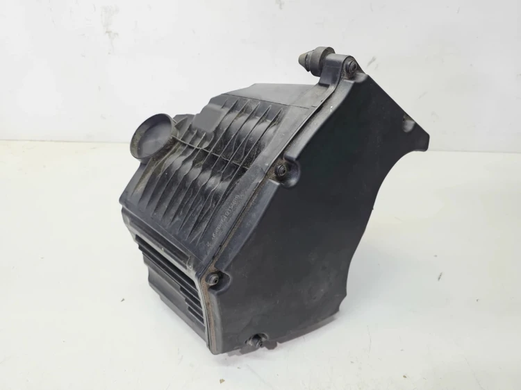 OBUDOWA FILTRA POWIETRZA AUDI A4 B9 A5 8W 2.0 TDI 8W0133835P