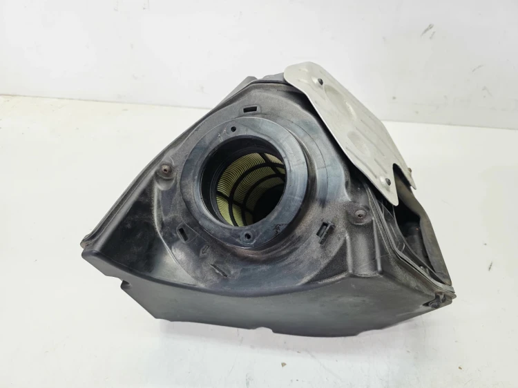 OBUDOWA FILTRA POWIETRZA AUDI A4 B9 A5 8W 2.0 TDI 8W0133835P