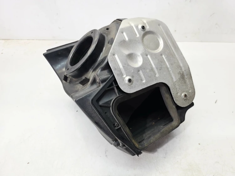 OBUDOWA FILTRA POWIETRZA AUDI A4 B9 A5 8W 2.0 TDI 8W0133835P