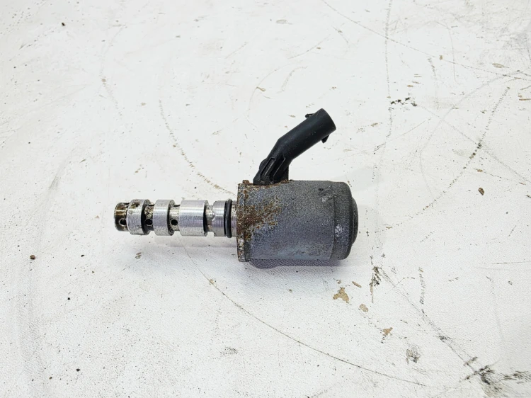 CZUJNIK CIŚNIENIA OLEJU ZAWÓR AUDI VOLKSWAGEN SEAT SKODA TDI 04L906455J