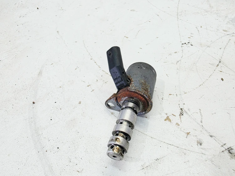 CZUJNIK CIŚNIENIA OLEJU ZAWÓR AUDI VOLKSWAGEN SEAT SKODA TDI 04L906455J