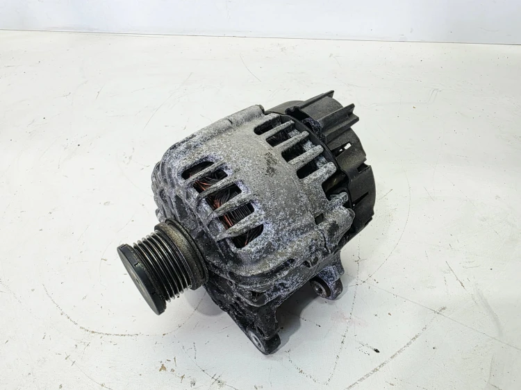 ALTERNATOR AUDI A3 8V VOLKSWAGEN SEAT SKODA 04L903024 VALEO 150A