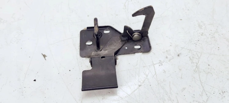 ZAMEK MASKI RYGIEL AUDI Q7 4L0 4L0823480