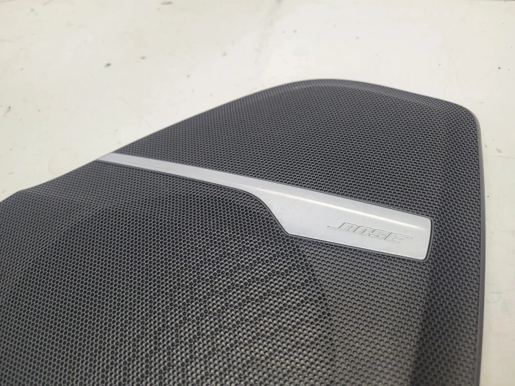 MASKOWNICE BOSE KOMPLET AUDI Q7 4M 4M0868452A -451A-151A-152A PODŚWIETLANE