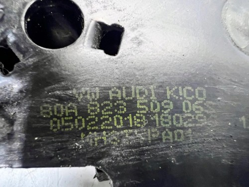 ZAMEK MASKI RYGIEL AUDI Q5 FY 80A823509