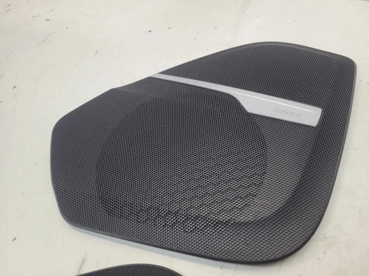 MASKOWNICE BOSE KOMPLET AUDI Q7 4M 4M0868452A -451A-151A-152A PODŚWIETLANE