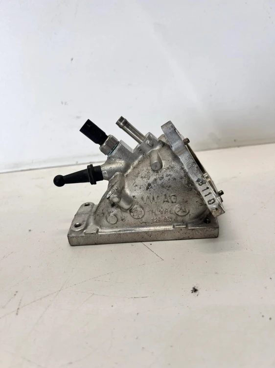 KRÓCIEC KOLEKTORA AUDI A4 B9 A5 8W A6 C7 2.0 TDI 04L128637E