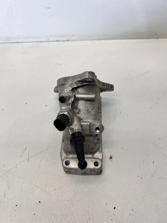 KRÓCIEC KOLEKTORA AUDI A4 B9 A5 8W A6 C7 2.0 TDI 04L128637E