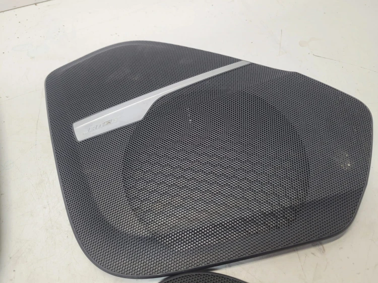 MASKOWNICE BOSE KOMPLET AUDI Q7 4M 4M0868452A -451A-151A-152A PODŚWIETLANE