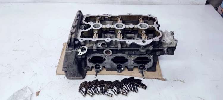 GŁOWICA LEWA AUDI A4 B7 A6 C6 3.2 FSI 06E103373E