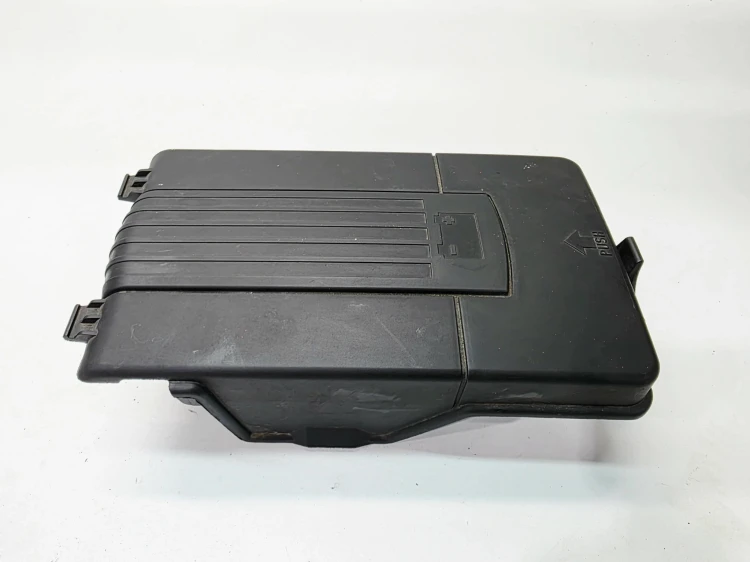 OBUDOWA POKRYWA AKUMULATORA AUDI A3 8P VOLKSWAGEN SEAT SKODA 3C0915443A
