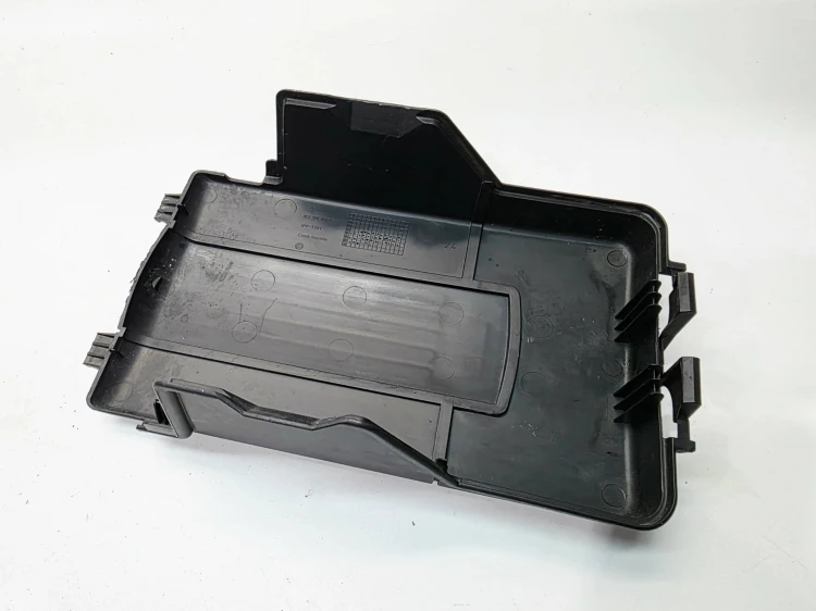 OBUDOWA POKRYWA AKUMULATORA AUDI A3 8P VOLKSWAGEN SEAT SKODA 3C0915443A