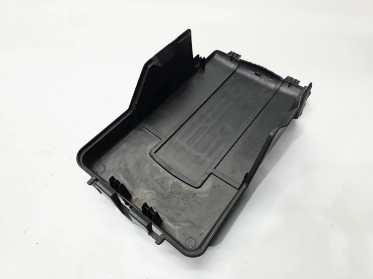 OBUDOWA POKRYWA AKUMULATORA AUDI A3 8P VOLKSWAGEN SEAT SKODA 3C0915443A