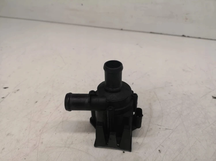 DODATKOWA POMPA WODY AUDI VW 06H121601M