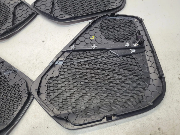 MASKOWNICE BOSE KOMPLET AUDI Q7 4M 4M0868452A -451A-151A-152A PODŚWIETLANE