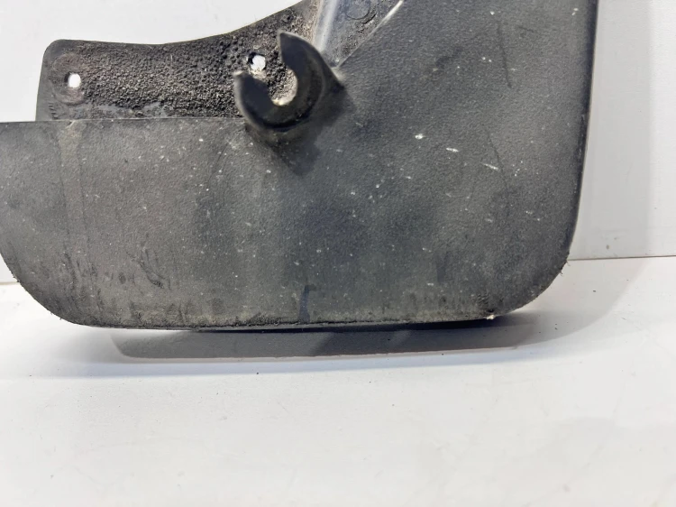 CHLAPACZ PRAWY TYŁ AUDI A3 8P 8V4075101