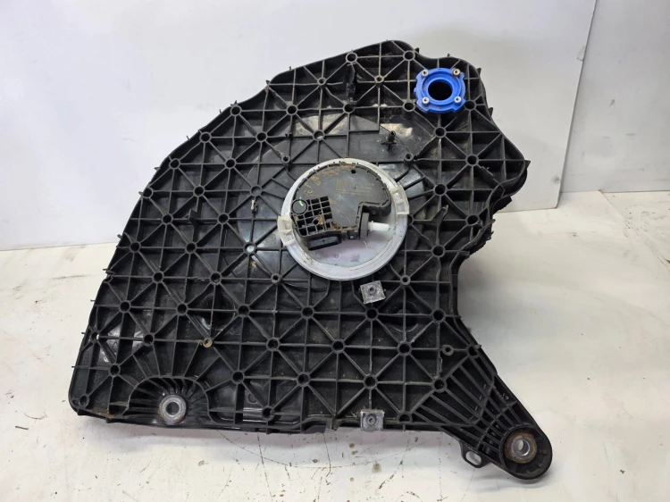 ZBIORNIK POMPA PŁYNU ADBLUE AUDI A4 B9 A5 8W 8W0131878BS 8W0131969M
