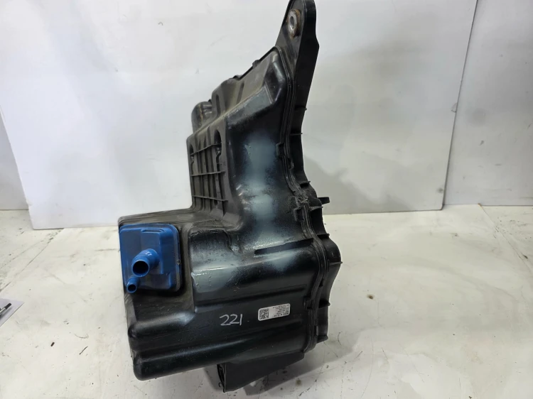 ZBIORNIK POMPA PŁYNU ADBLUE AUDI A4 B9 A5 8W 8W0131878BS 8W0131969M