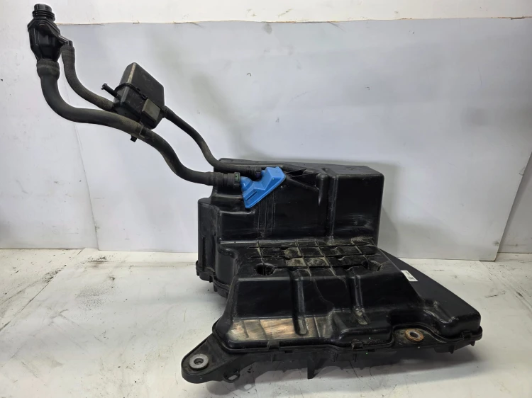 ZBIORNIK POMPA PŁYNU ADBLUE AUDI A4 B9 A5 8W 8W0131878AP 8W0131963B