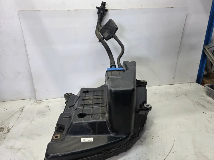 ZBIORNIK POMPA PŁYNU ADBLUE AUDI A4 B9 A5 8W 8W0131878AP 8W0131963B