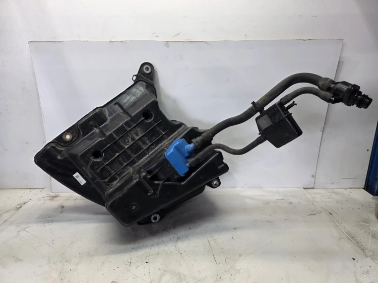 ZBIORNIK POMPA PŁYNU ADBLUE AUDI A4 B9 A5 8W 8W0131878AP 8W0131963B