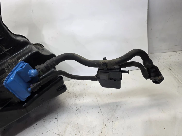 ZBIORNIK POMPA PŁYNU ADBLUE AUDI A4 B9 A5 8W 8W0131878AP 8W0131963B