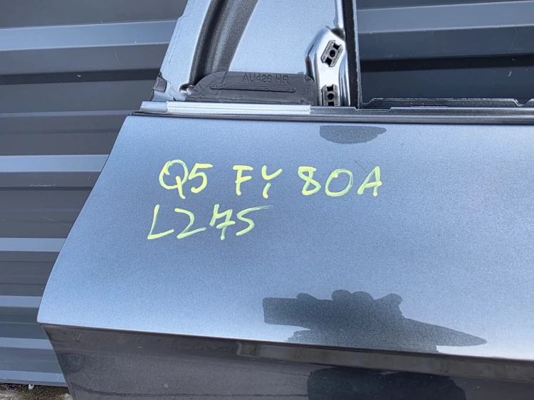 DRZWI PRAWY TYŁ AUDI Q5 FY 80A LZ7S !!!