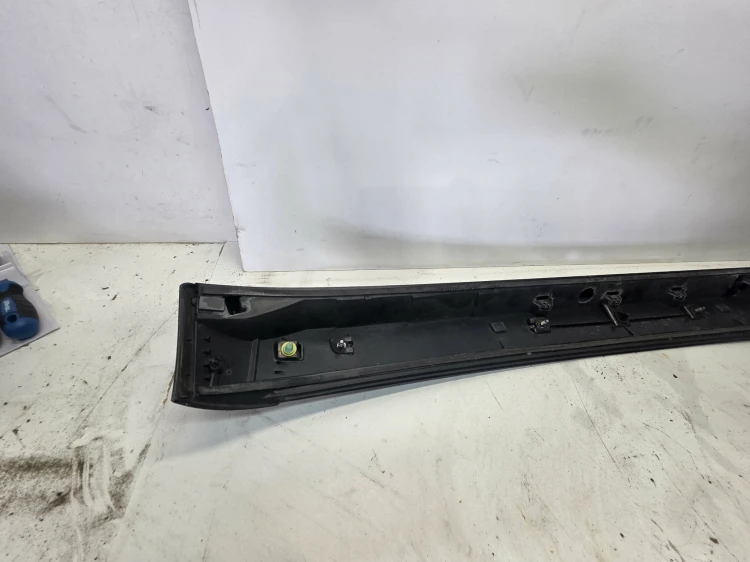 LOTKA SPOILER KLAPY TYŁ AUDI Q7 4L0827933 LZ9Y