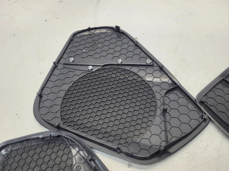 MASKOWNICE BOSE KOMPLET AUDI Q7 4M 4M0868452A -451A-151A-152A PODŚWIETLANE