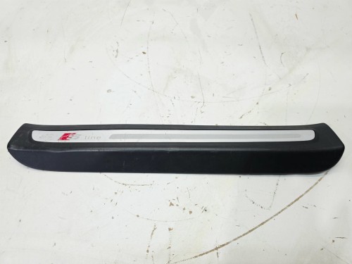 LISTWA PROGOWA WEWNĘTRZNA S LINE PRAWY TYŁ AUDI Q7 4L 4L0853376F
