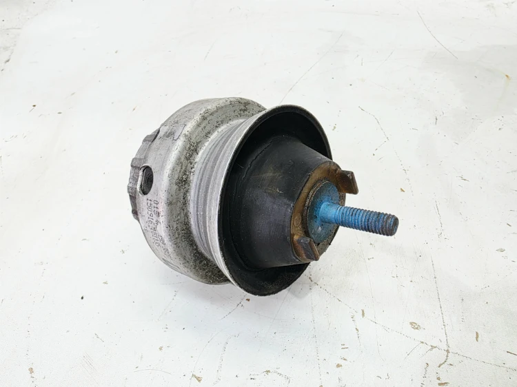 PODUSZKA ŁAPA SILNIKA PRAWA BEZ CZUJNIKA AUDI A6 C6 2.0 TDI 4F0199382BT