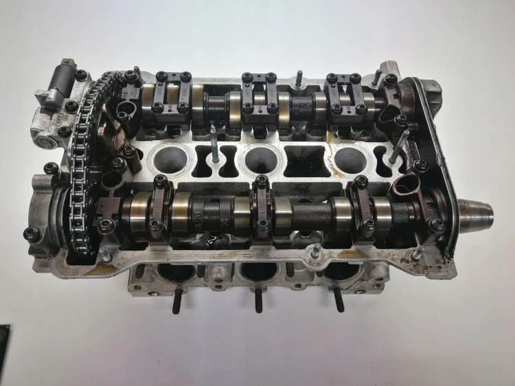 GŁOWICA KOMPLETNA PRAWA AUDI 2.7 ARE 078103373AE