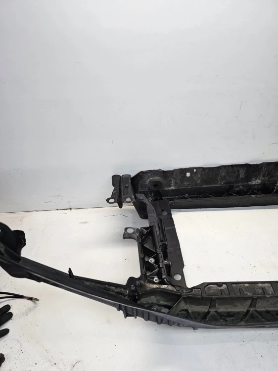 PAS PRZEDNI GOŁY AUDI A3 8P LIFT 08-12 8P0805594C **1**
