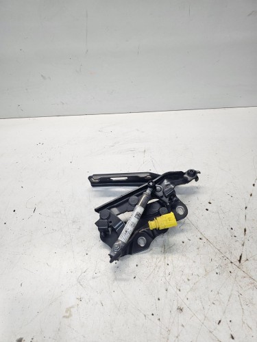 ZAWIAS MASKI PRAWY + NABÓJ AUDI A3 8V LIFT 8V0823302F 8V0823823F