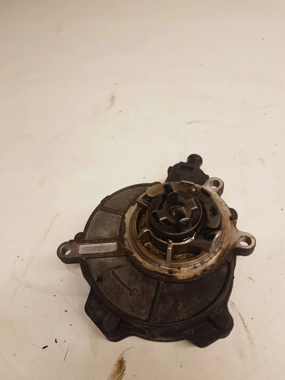POMPA VACUM AUDI A4 A6 VW SEAT SKODA 06E145100M