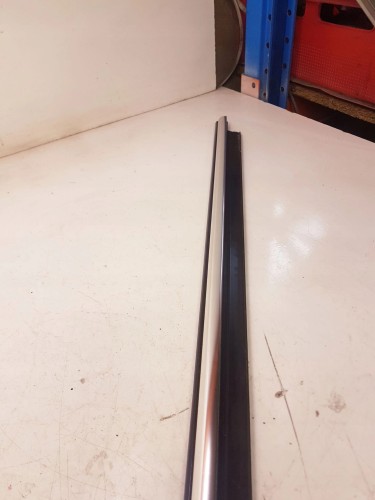 LISTWA CHROM DRZWI LEWY PRZÓD AUDI A5 8T0853283C