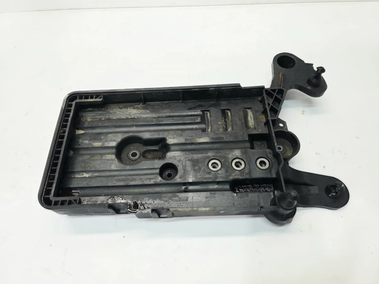 PODSTAWA AKUMULATORA AUDI VOLKSWAGEN SEAT SKODA 5Q0915321E